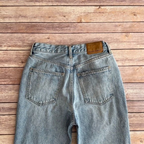 Denim Forum Joni High Rise Loose Jeans Light Wash Knee Holes Distressed - Picture 5 of 12